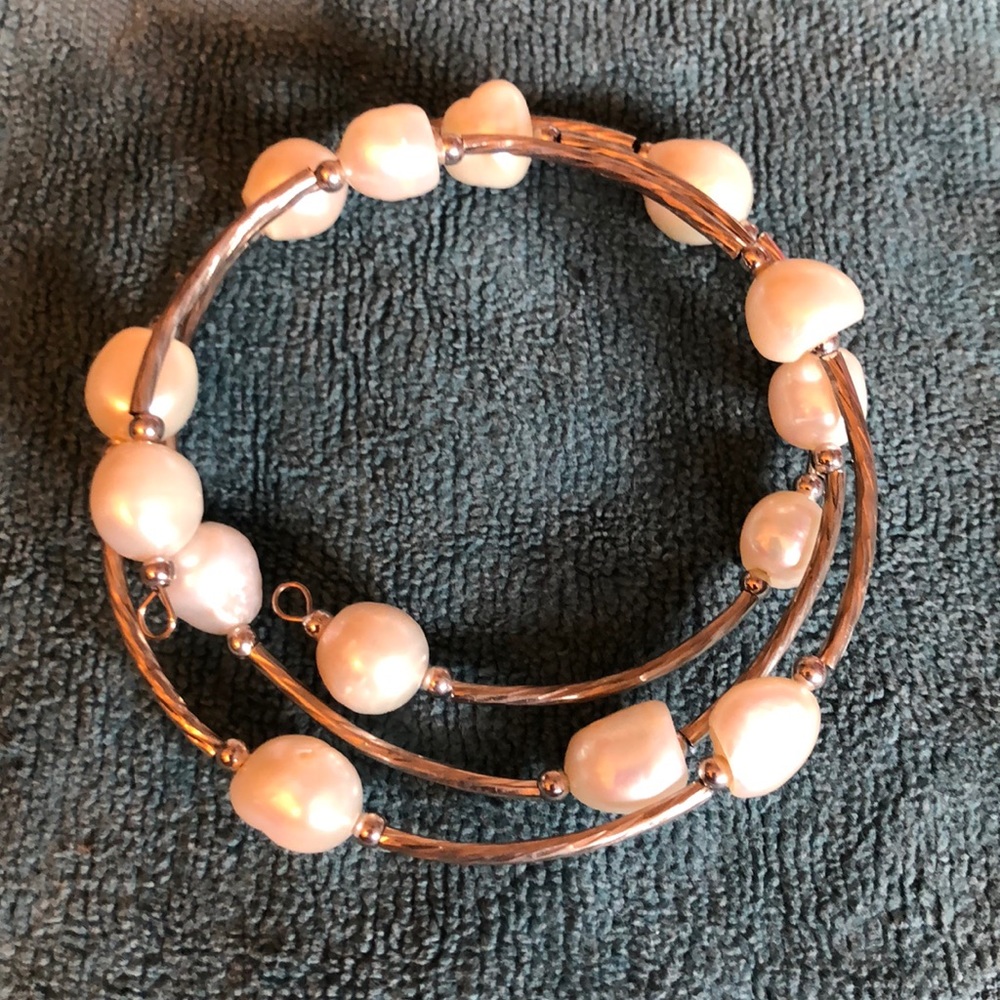 Wrap bracelet with genuine pearls